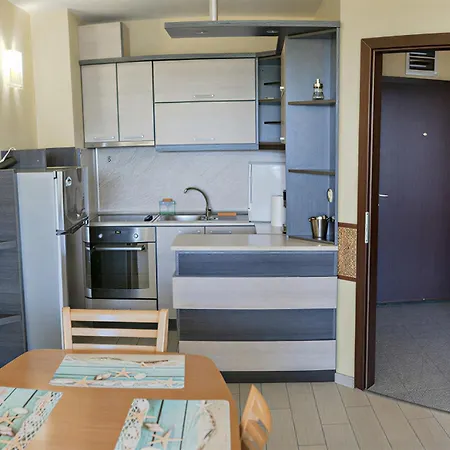 Family With Sea View & Pool In Zlatna Kotva Апартамент Варна