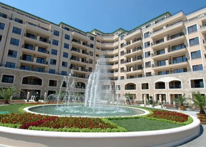 Family With Sea View & Pool In Zlatna Kotva Апартамент Варна